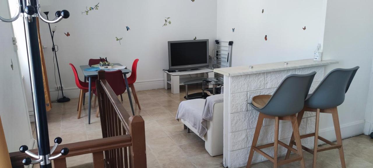 Appartement Duplex F2 Tout Confort Proche Centre Ville Avec Parking Gratuit Montluçon Exteriér fotografie