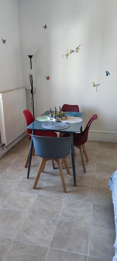 Appartement Duplex F2 Tout Confort Proche Centre Ville Avec Parking Gratuit Montluçon Exteriér fotografie